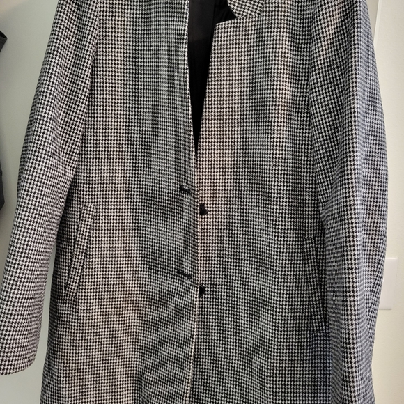 Clothes - Picture 3 of 3